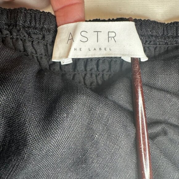 ASTR THE LABEL Laurana Off the Shoulder Linen & Cotton Crop Top Black Size L - Picture 9 of 10